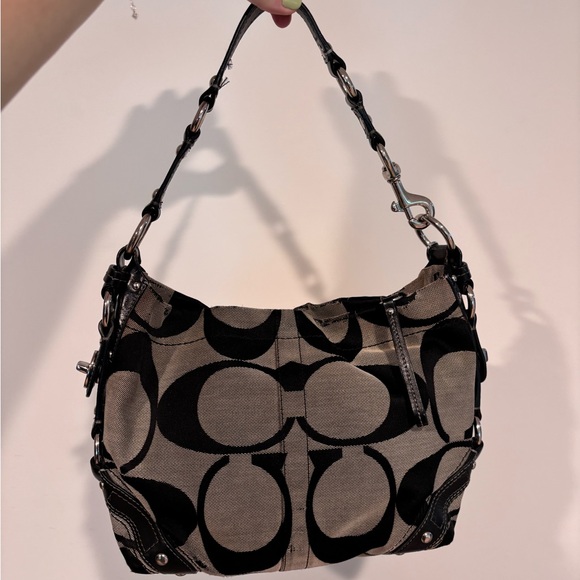 Sold‼️ Coach Carly Shoulder Bag - Picture 5 of 14